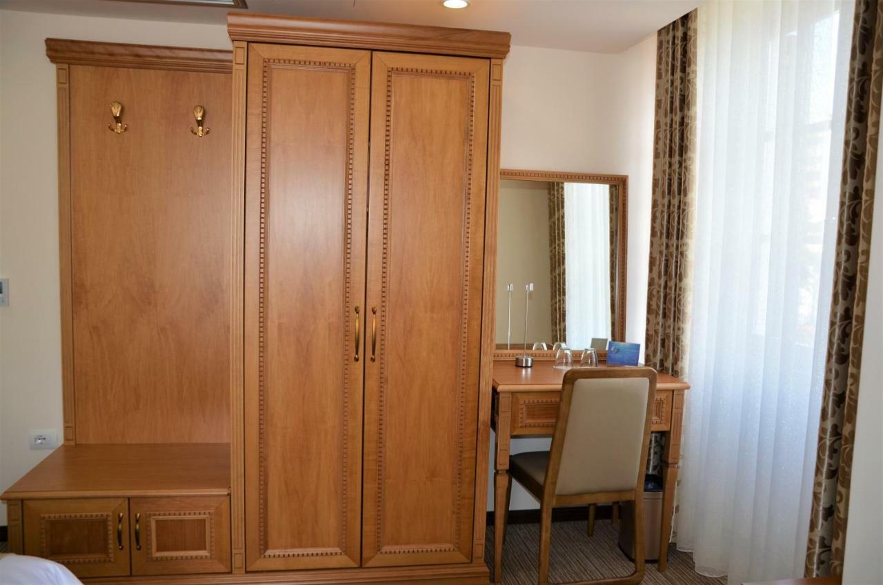Hotel Boka Tirana Exterior photo
